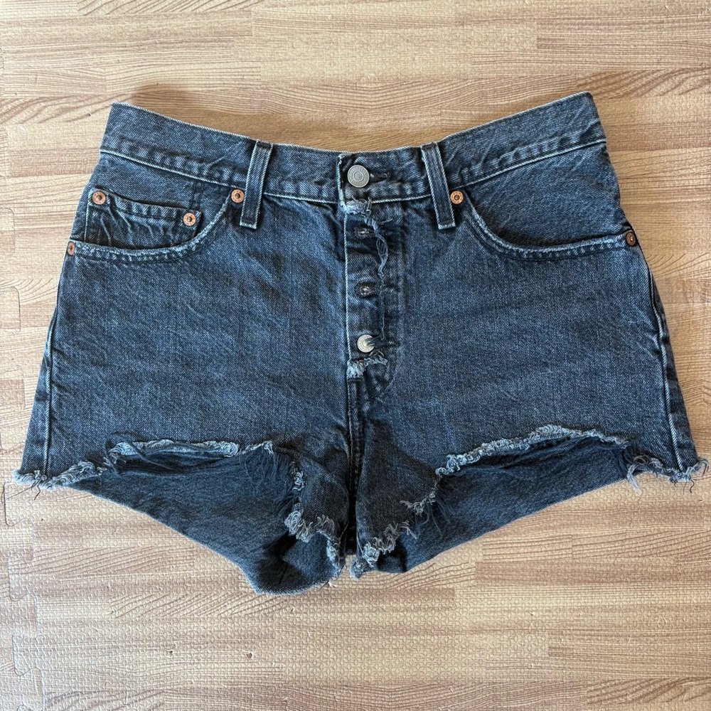 Levi’s 501 Black Denim Button-Fly Cutoff Shorts W28 High Rise Frayed Hem Vintage